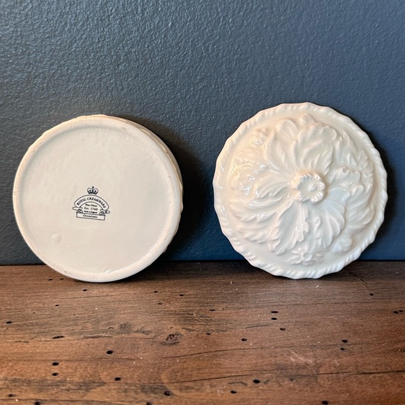 Royal Creamware Fine China Lidded Trinket Box - Picture 4 of 8
